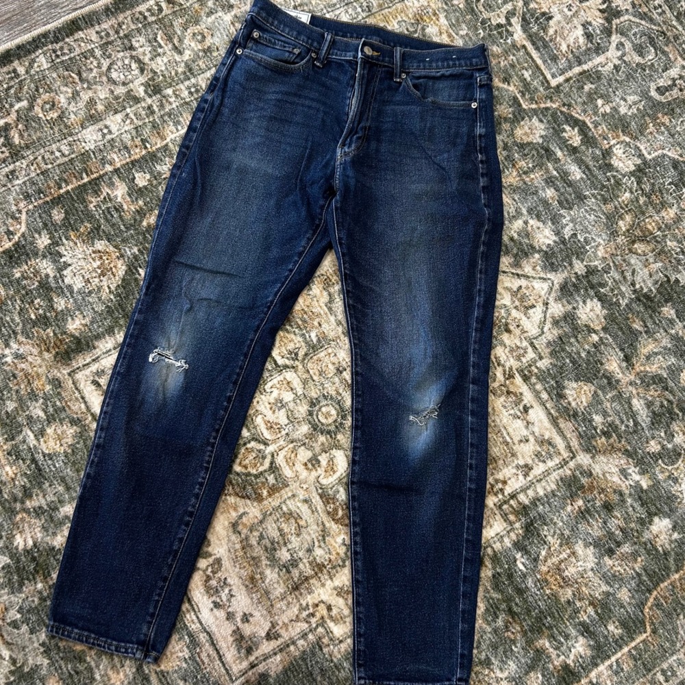 Abercrombie & Fitch Athletic Slim Dark Wash Distressed Jeans 32x32 Blue Denim